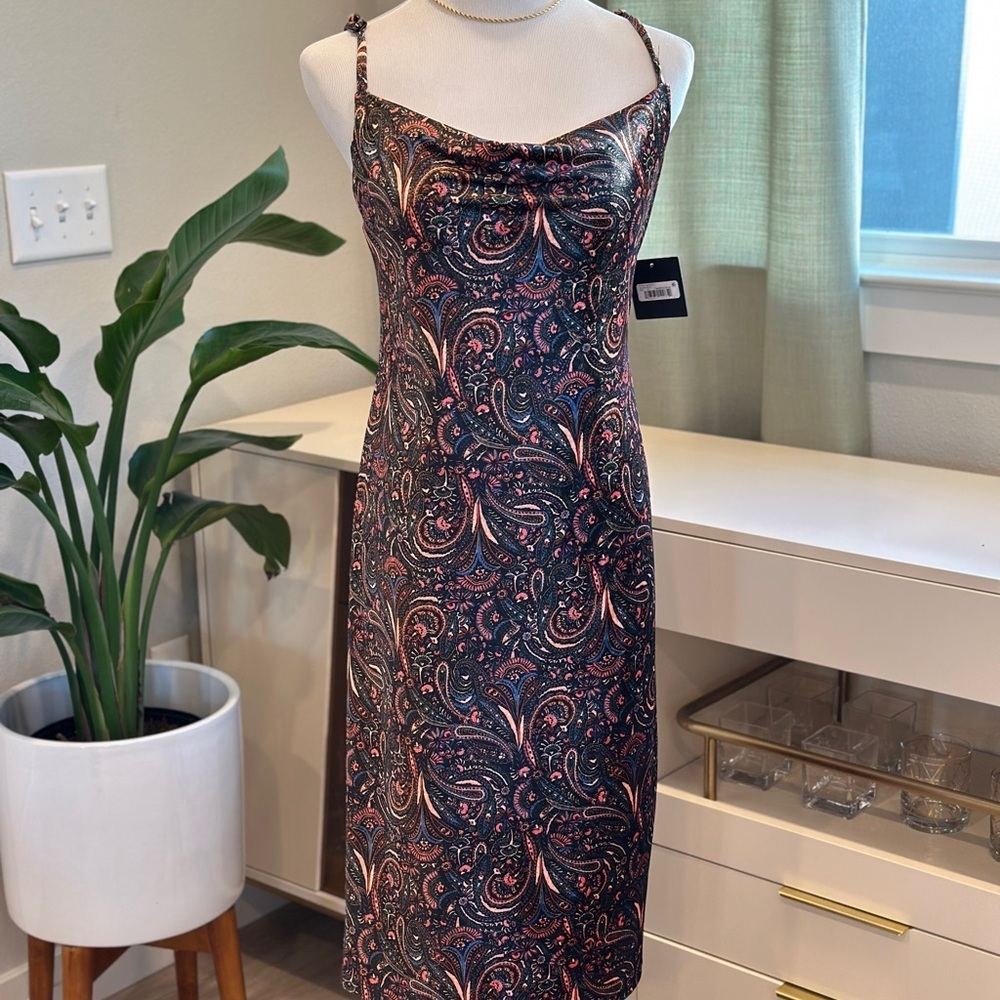 Sage Collective Paisley Velvet Midi Dress - Picture 2 of 10